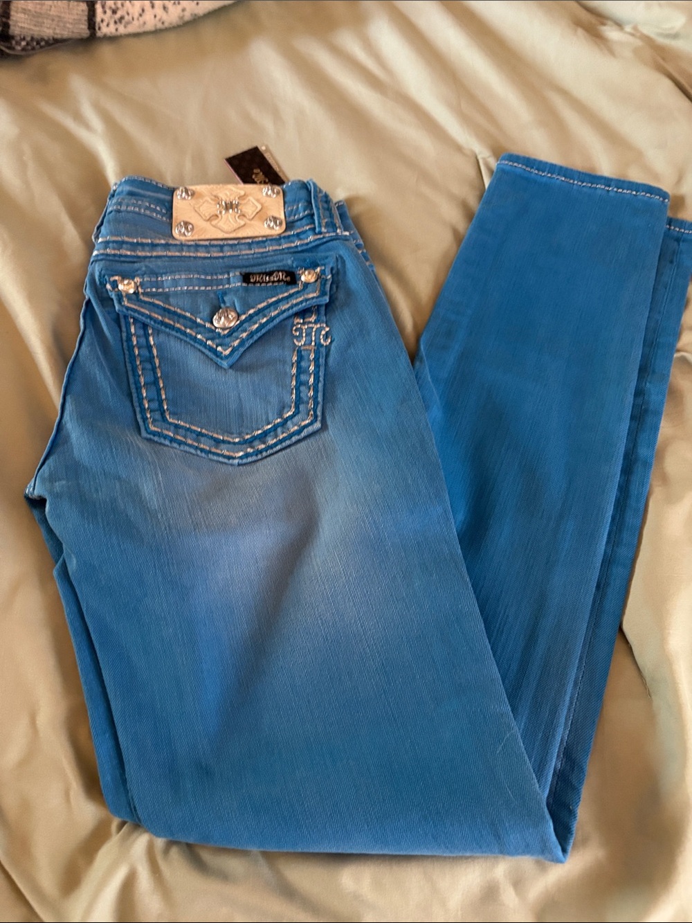 NWT Miss Me Bright Blue Women's Jeans with Embroidered Back Pocket
